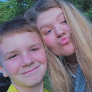 Meet your Posher, Chloe